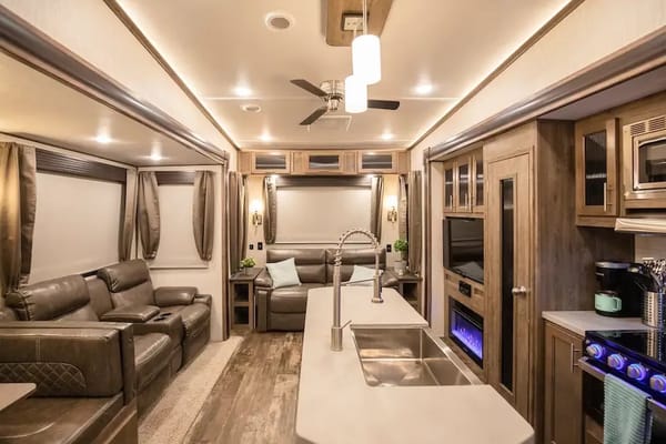 *Luxury* 3-Bedroom Home on Wheels - Delivered & Set-Up
