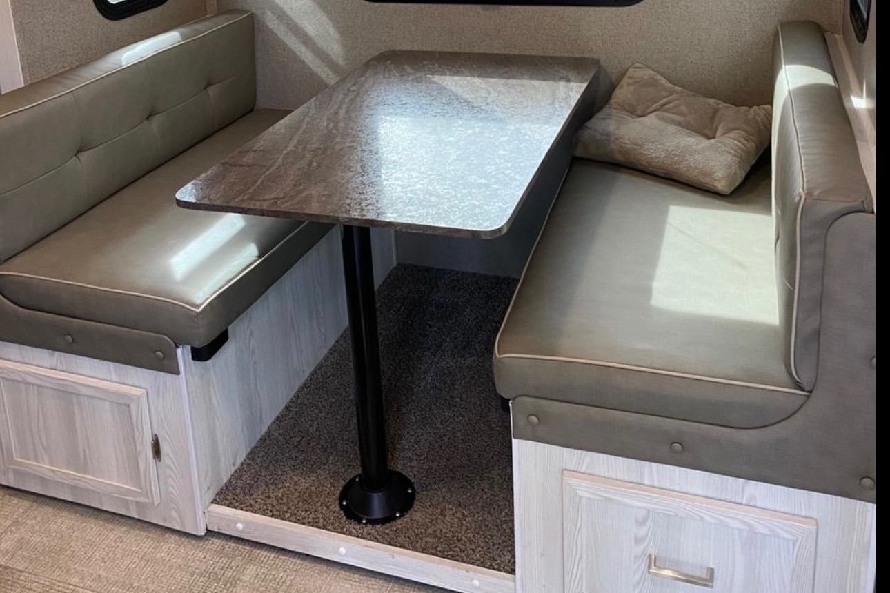 Brandon 's BoonDocking Bunkhouse 