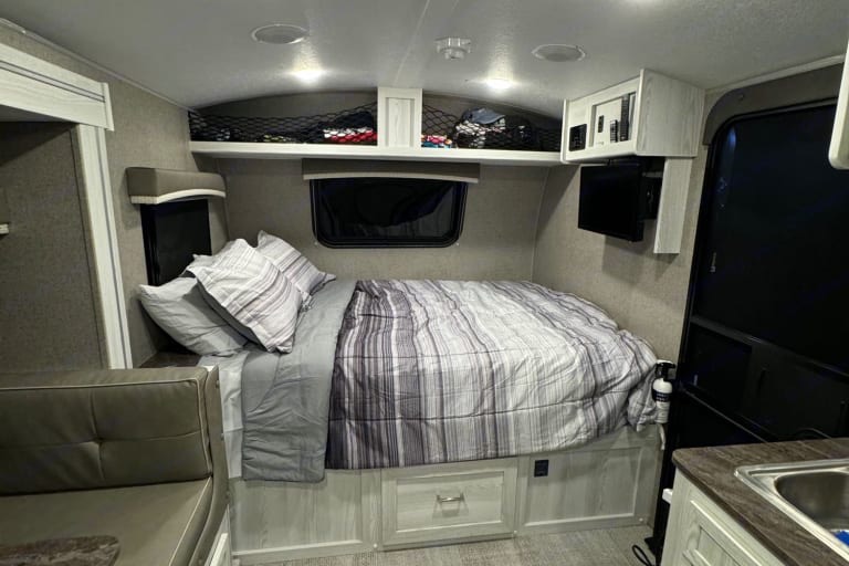 Brandon 's BoonDocking Bunkhouse 