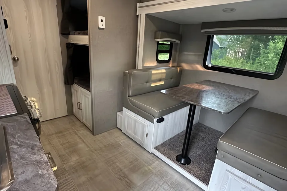 Brandon 's BoonDocking Bunkhouse 
