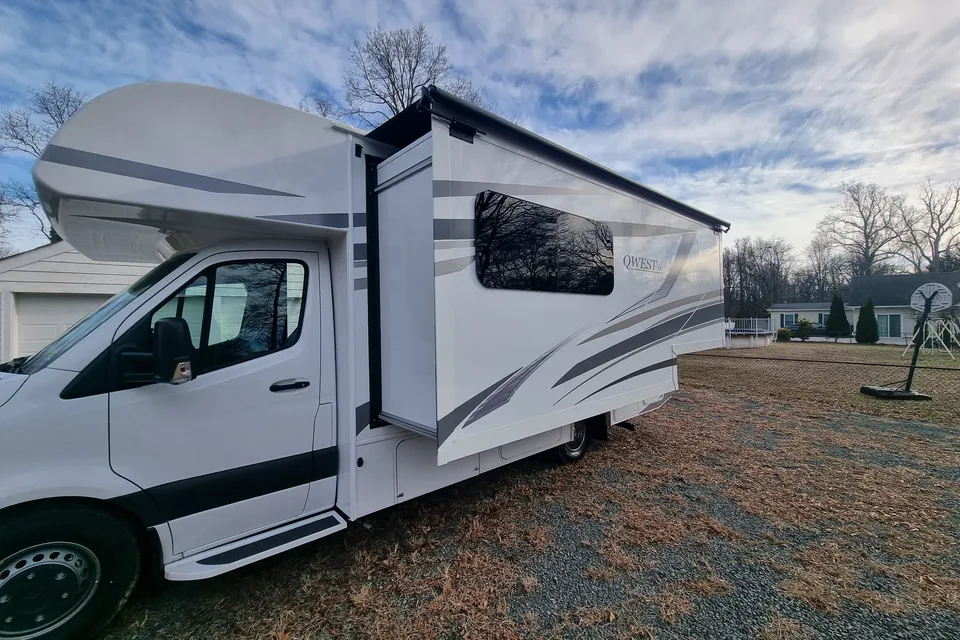 2025 Jayco Qwest SE Mercedes-Benz Class C