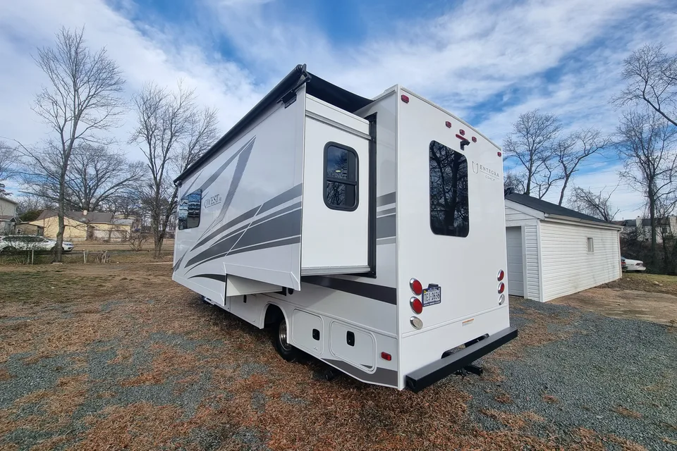 2025 Jayco Qwest SE Mercedes-Benz Class C
