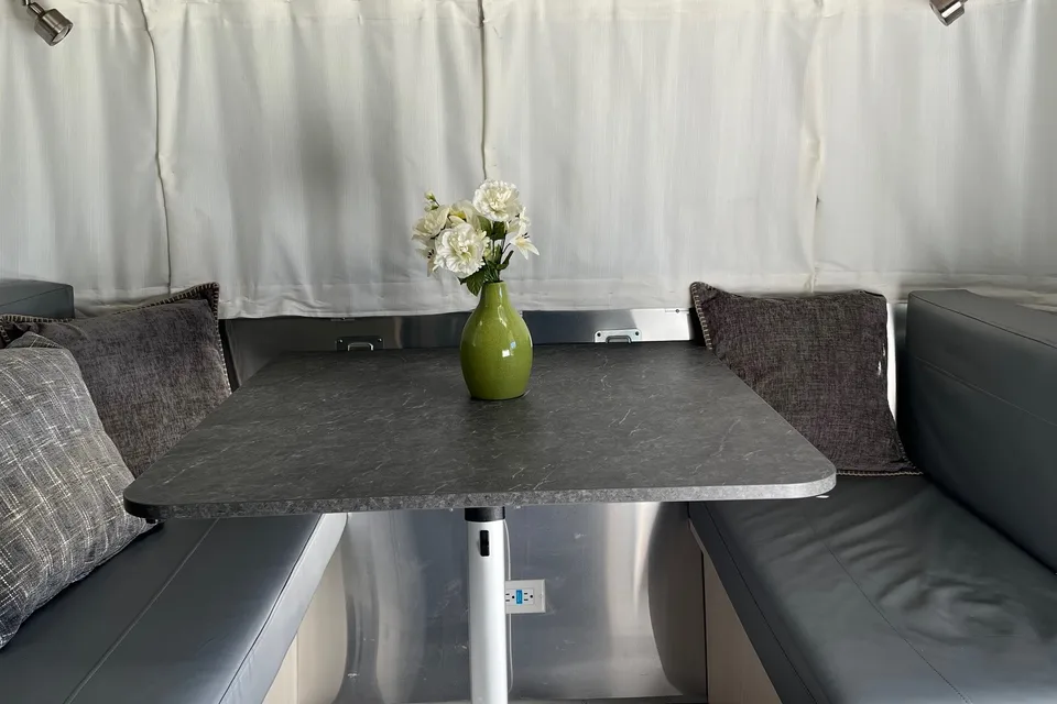 V’s RV Classic Silver Bullet