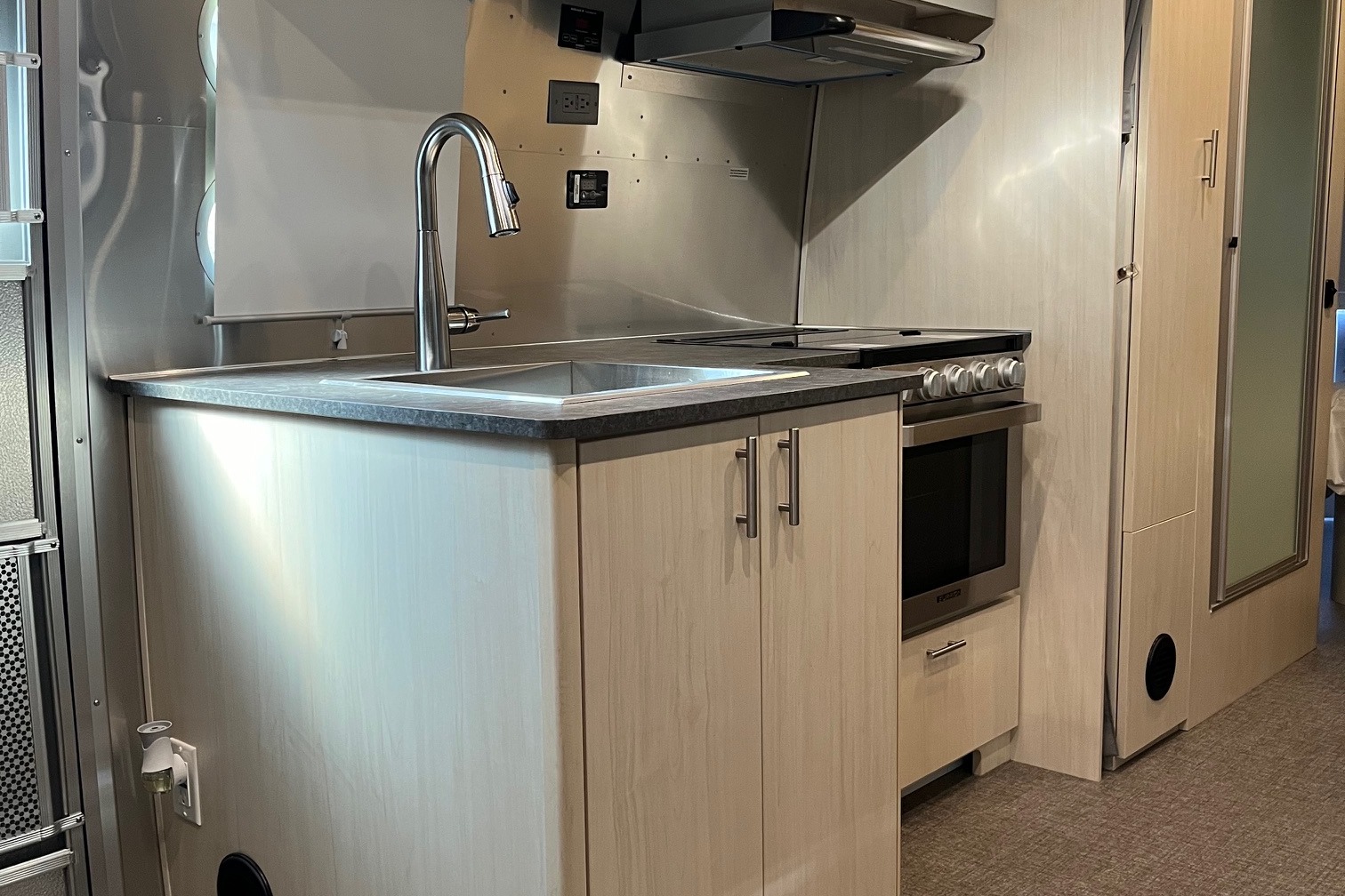 V’s RV Classic Silver Bullet