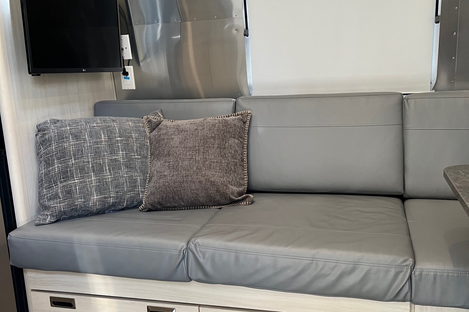 V’s RV Classic Silver Bullet