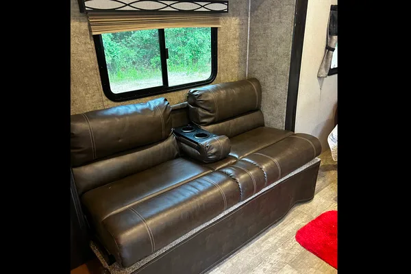 Coachmen Freedom express Travel Trailer