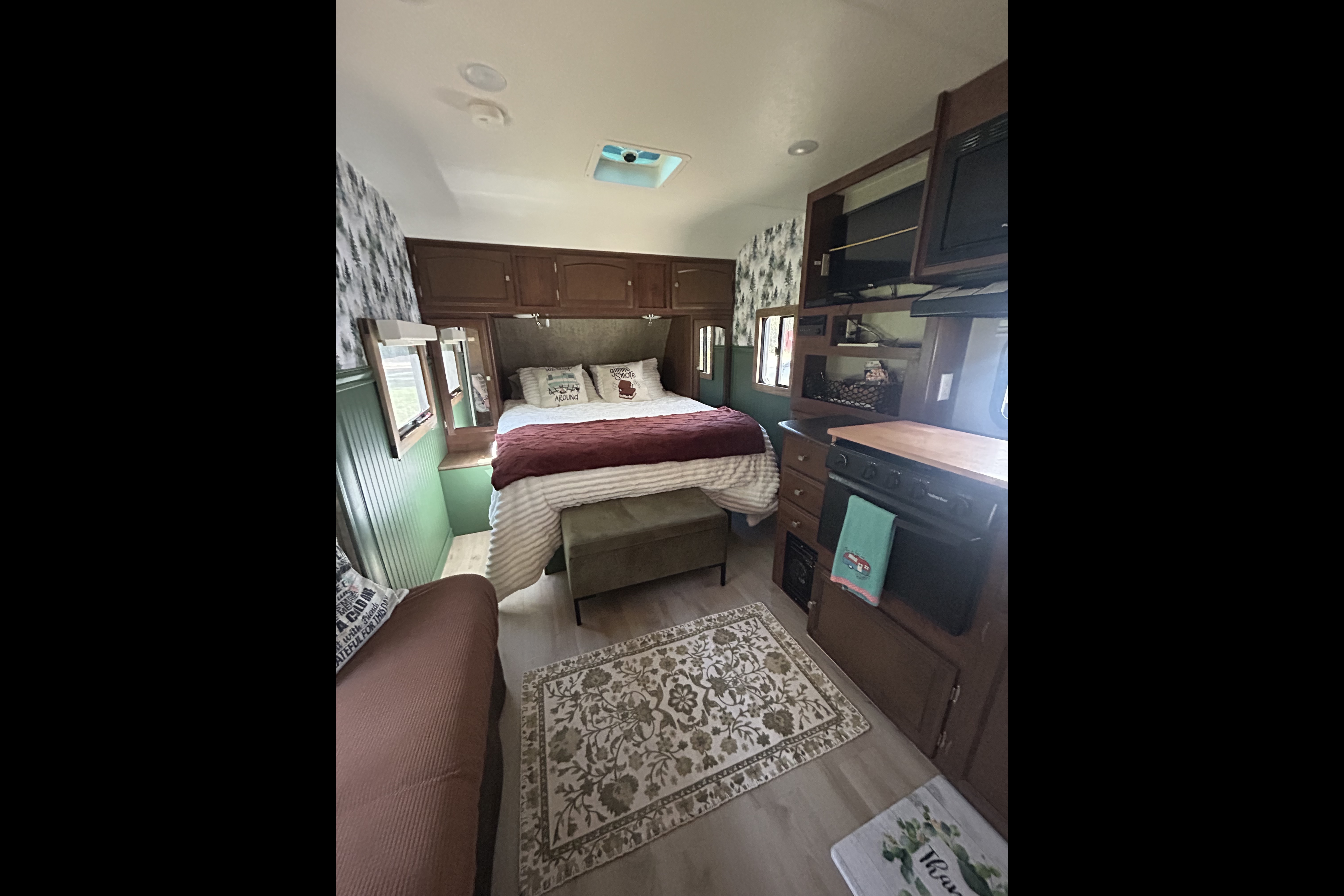 Coachmen Freedom express Travel Trailer