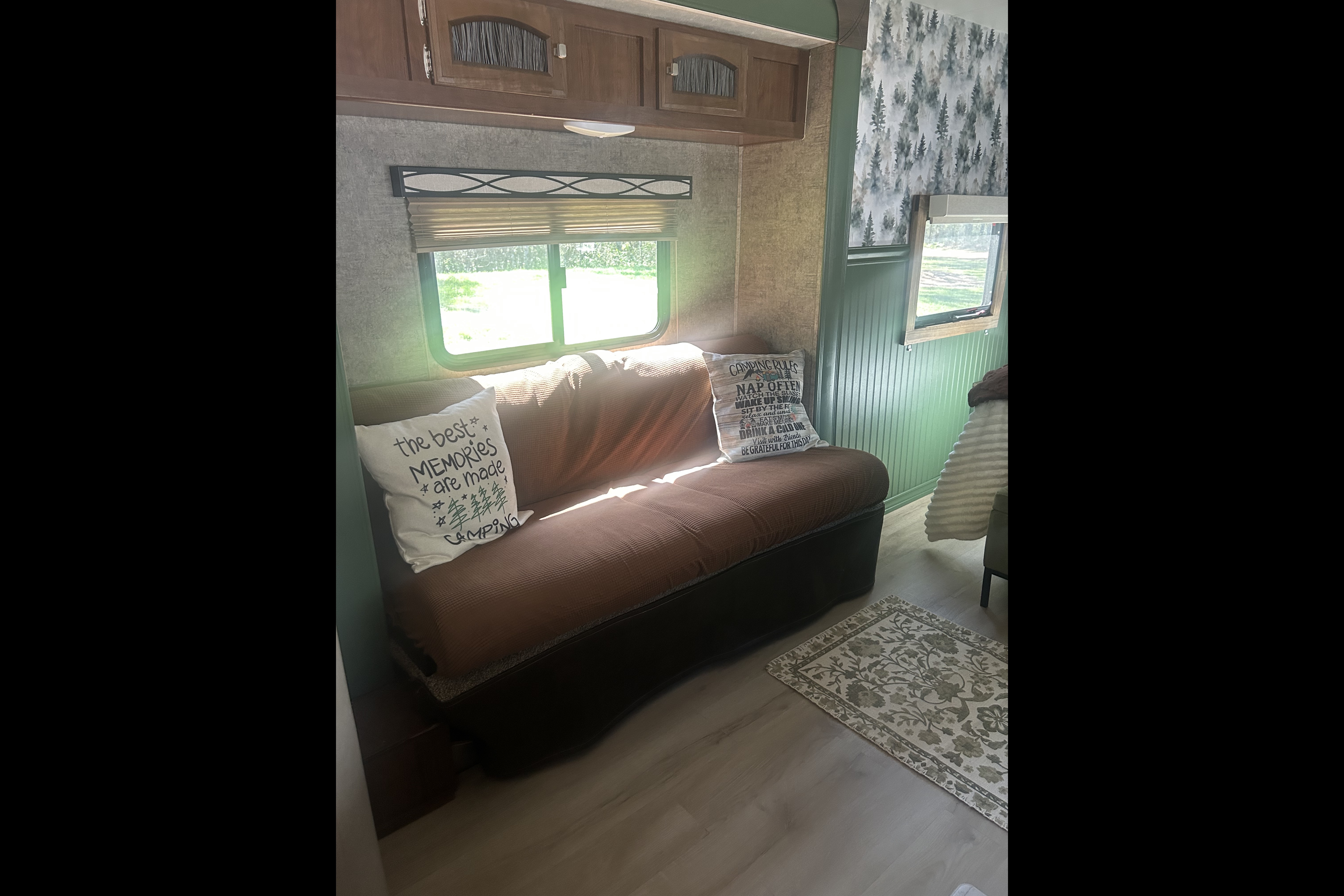 Coachmen Freedom express Travel Trailer