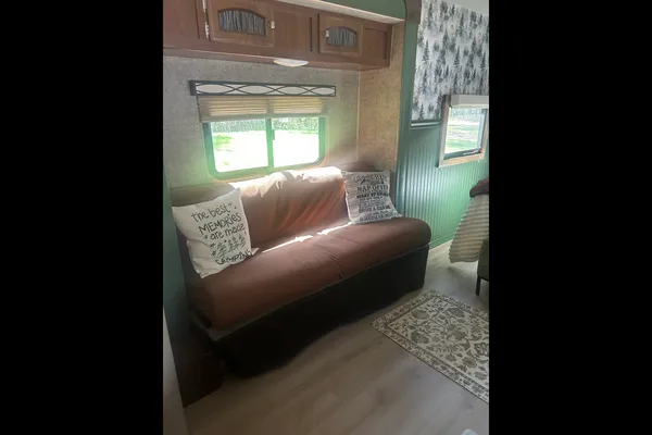 Coachmen Freedom express Travel Trailer