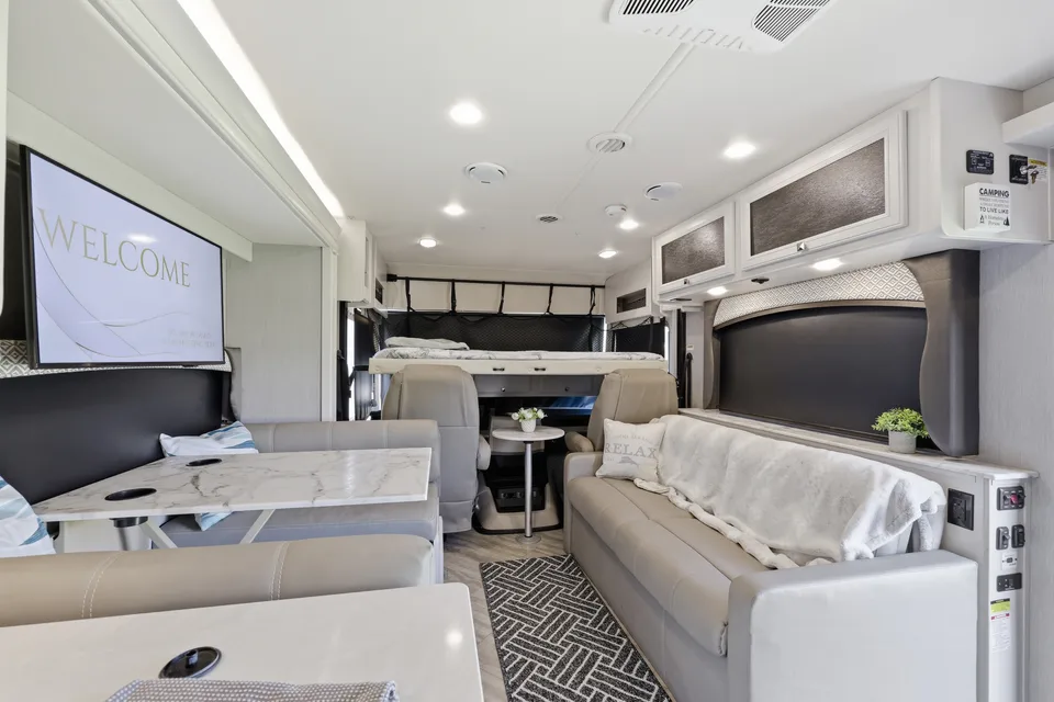 '21 Fleetwood Fortis, Sleeps 8, Free Starlink WiFi
