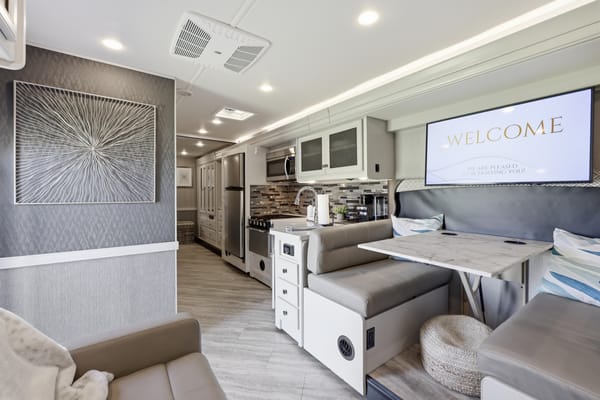 '21 Fleetwood Fortis, Sleeps 8, Free Starlink WiFi
