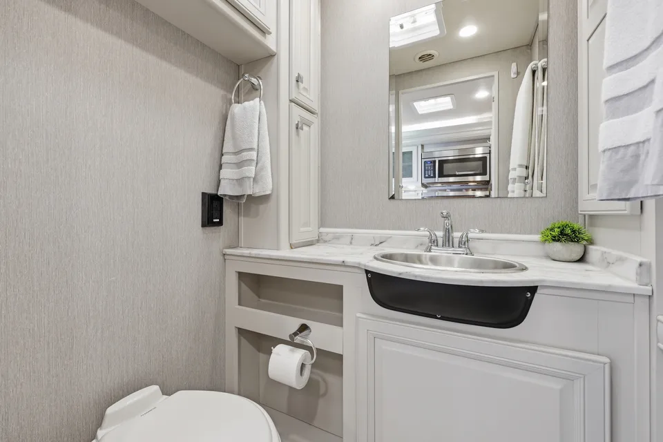'21 Fleetwood Fortis, Sleeps 8, Free Starlink WiFi