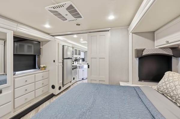 '21 Fleetwood Fortis, Sleeps 8, Free Starlink WiFi