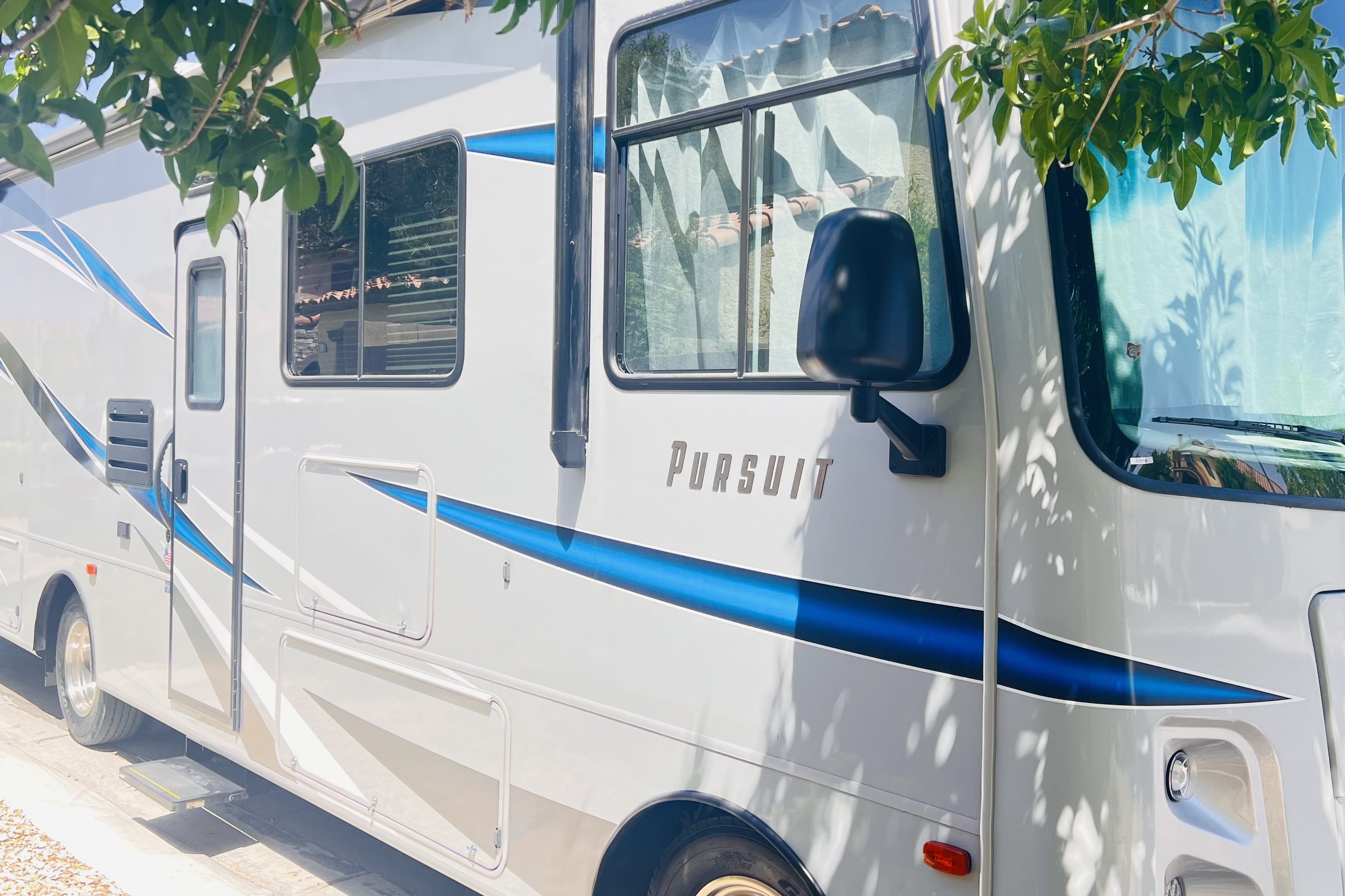 AZO's Coachmen pursuit Class A
