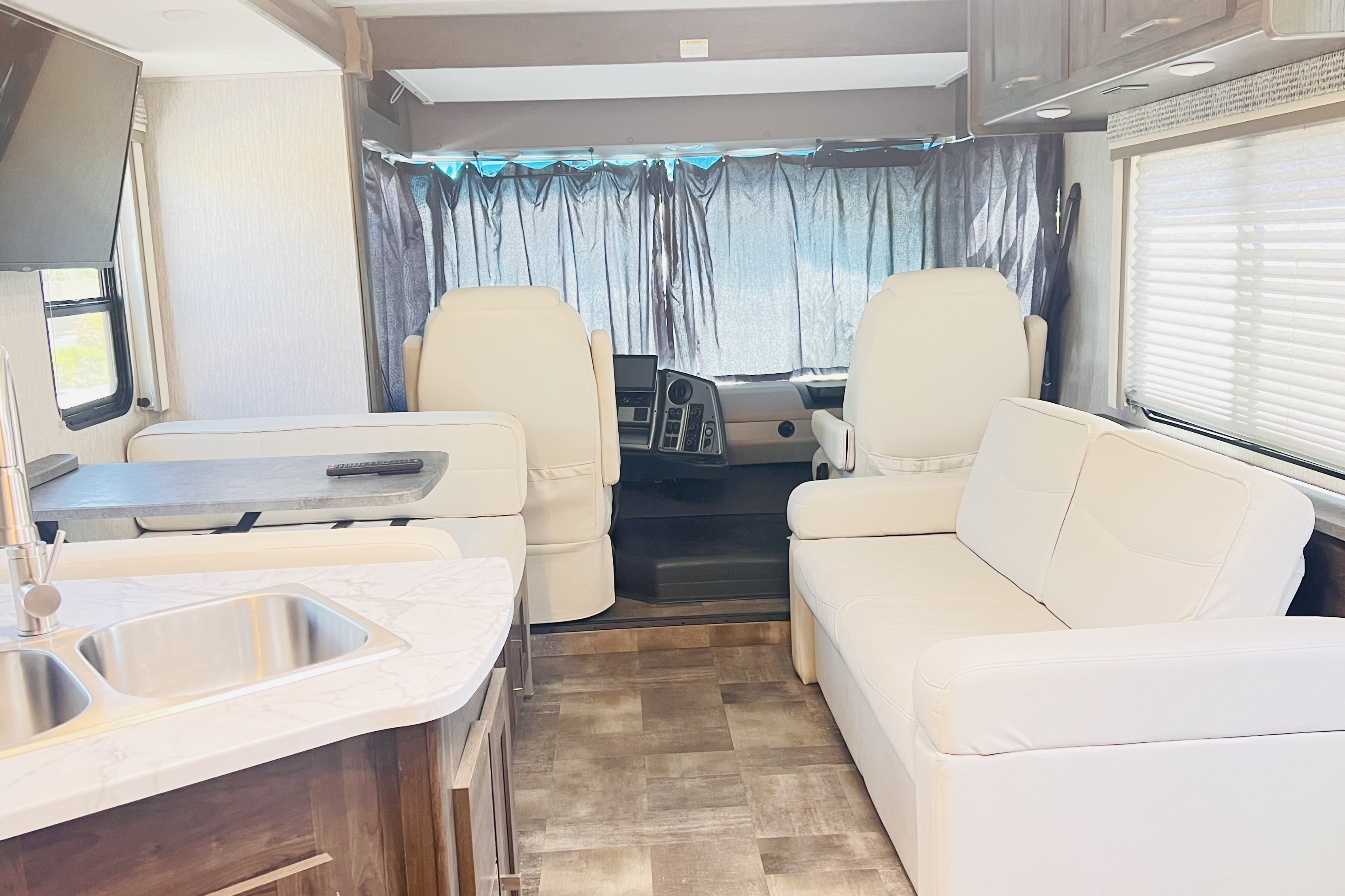 AZO's Coachmen pursuit Class A