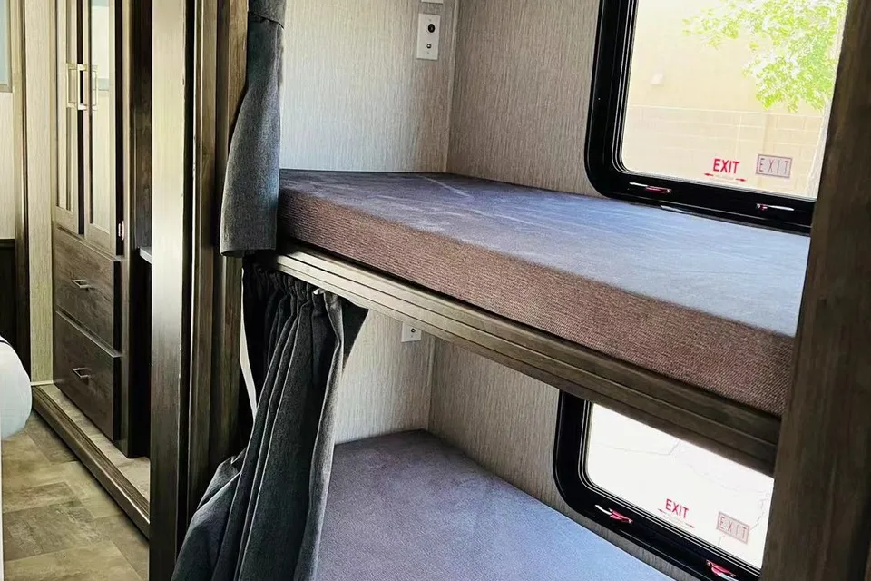 AZO's Coachmen pursuit Class A