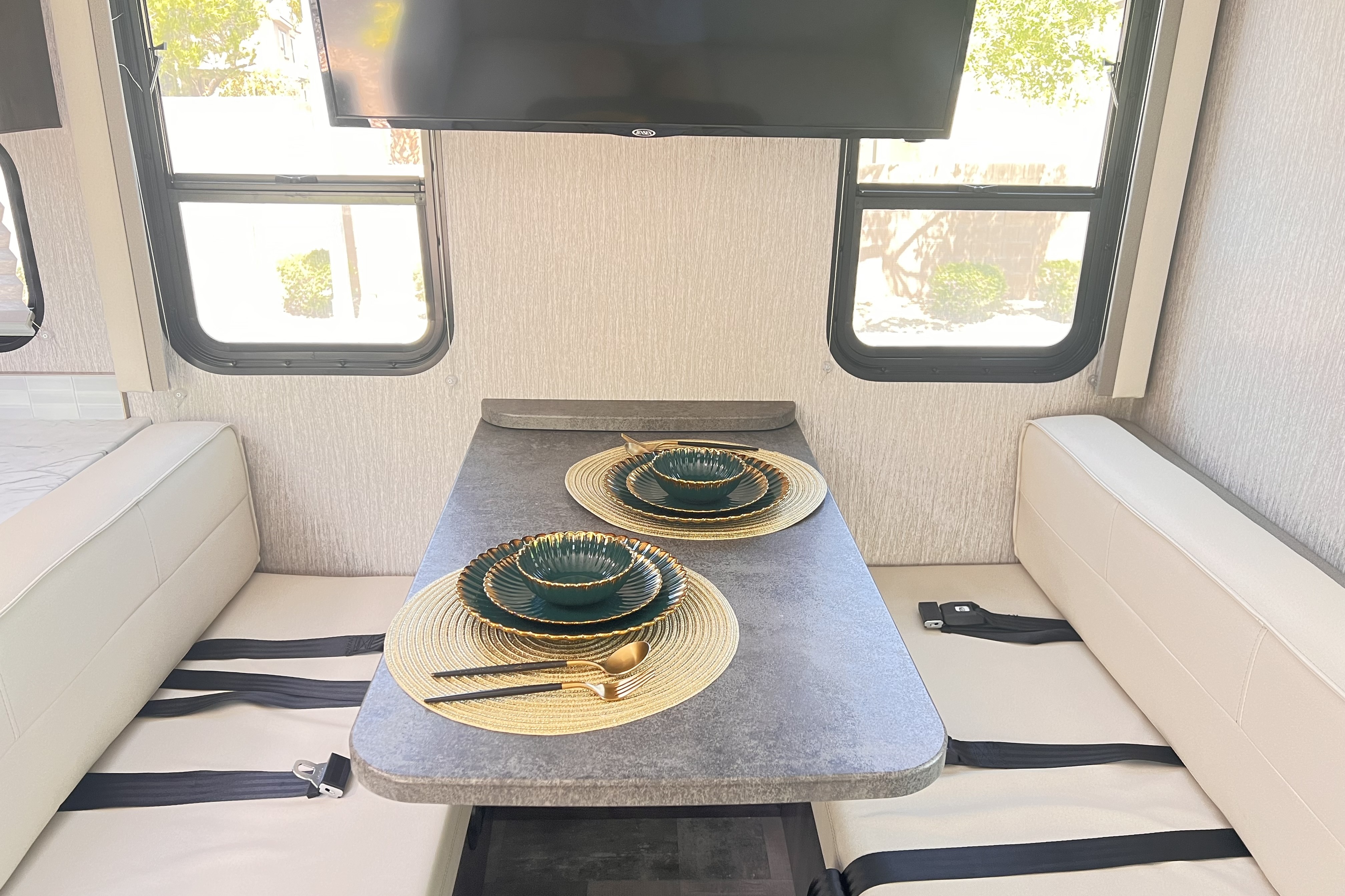 AZO's Coachmen pursuit Class A