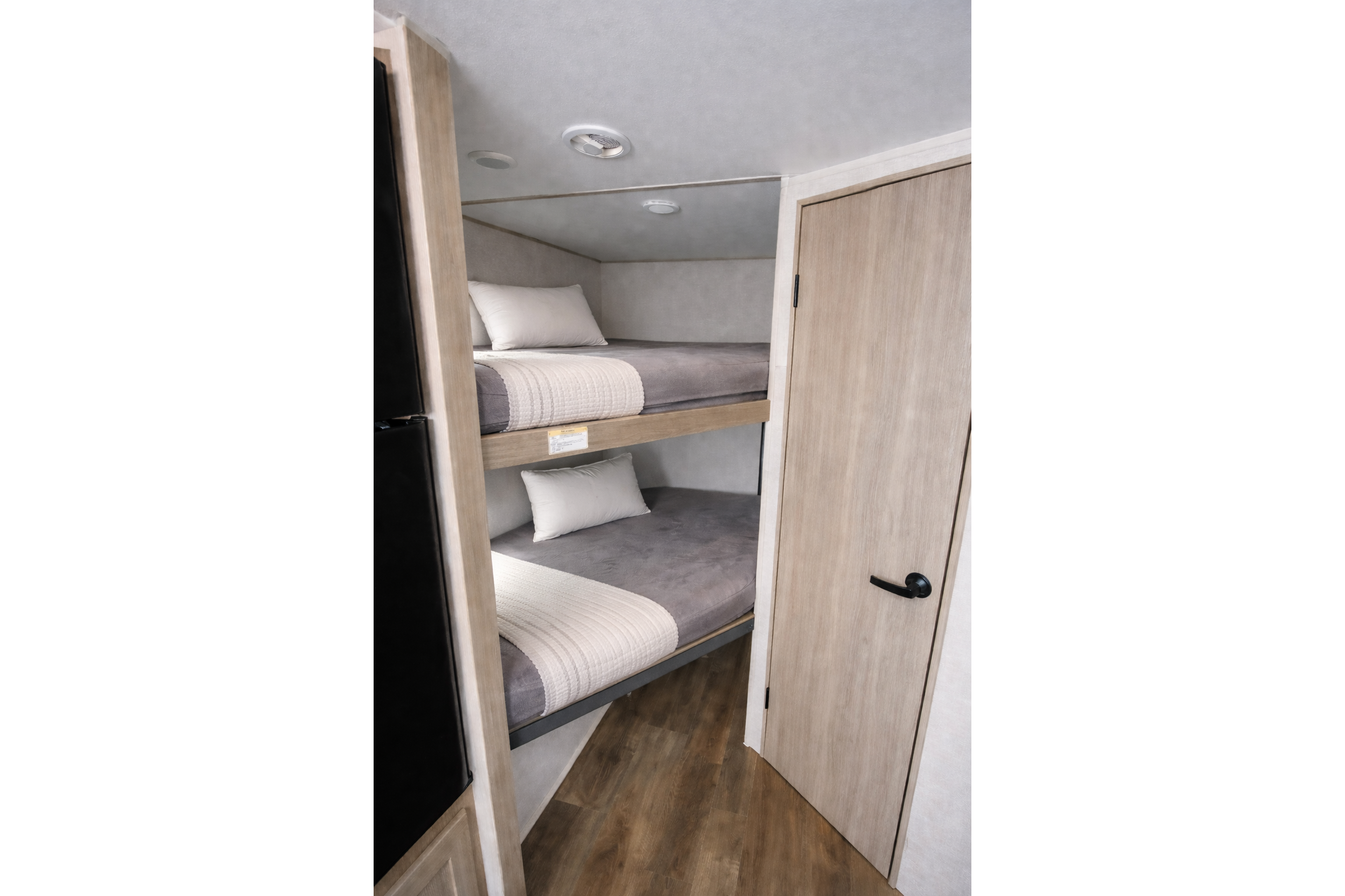 Meet "Wade" - Keystone Passport Sl series Travel Trailer