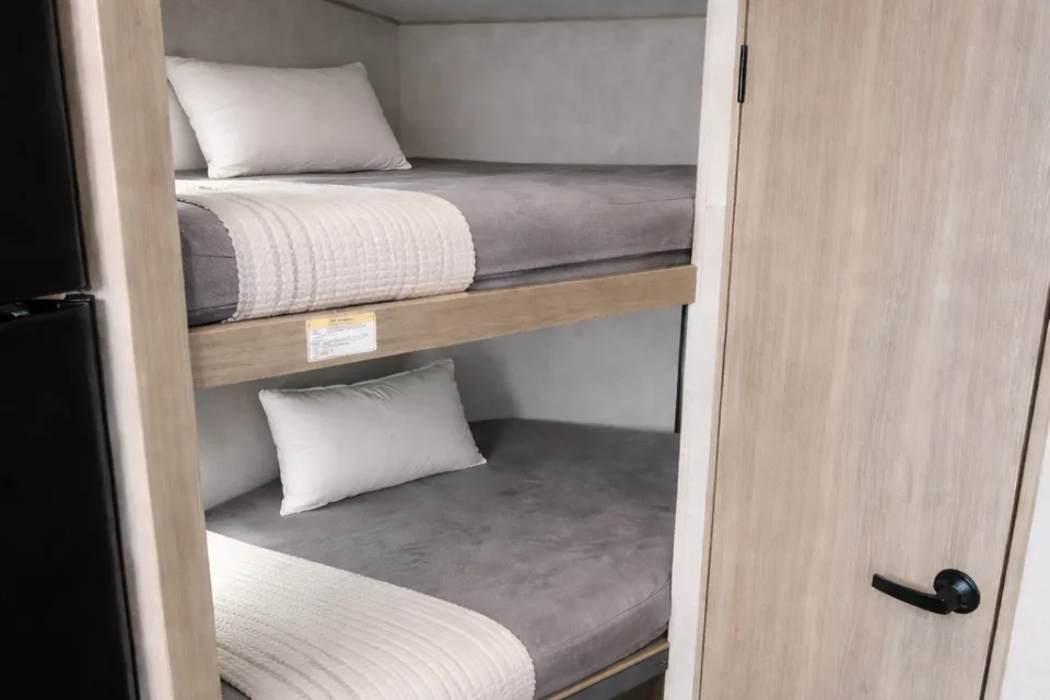 Meet "Wade" - Keystone Passport Sl series Travel Trailer