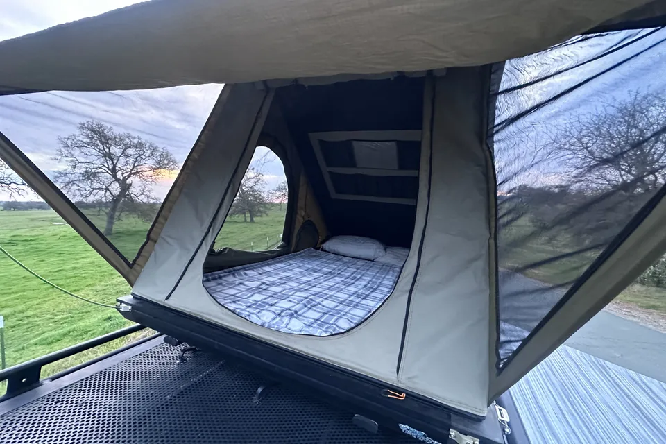 Sight Seeing Family Camper
