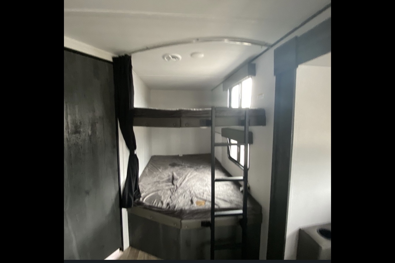 Tana's Keystone HI28BHSWE22 Travel Trailer