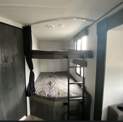 Tana's Keystone HI28BHSWE22 Travel Trailer