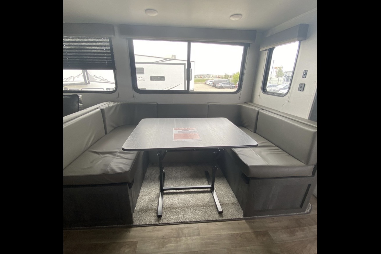 Tana's Keystone HI28BHSWE22 Travel Trailer