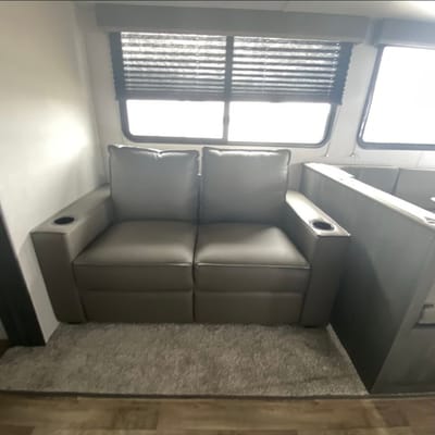 Tana's Keystone HI28BHSWE22 Travel Trailer