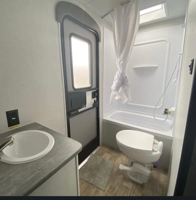 Tana's Keystone HI28BHSWE22 Travel Trailer