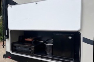 Relaxation Station - 2022 Starcraft Superlite Travel Trailer - We deliver, set up & take down.