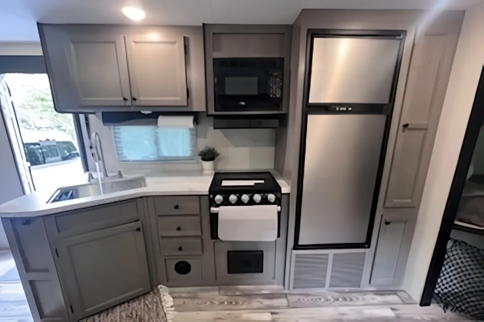 Relaxation Station - 2022 Starcraft Superlite Travel Trailer - We deliver, set up & take down.