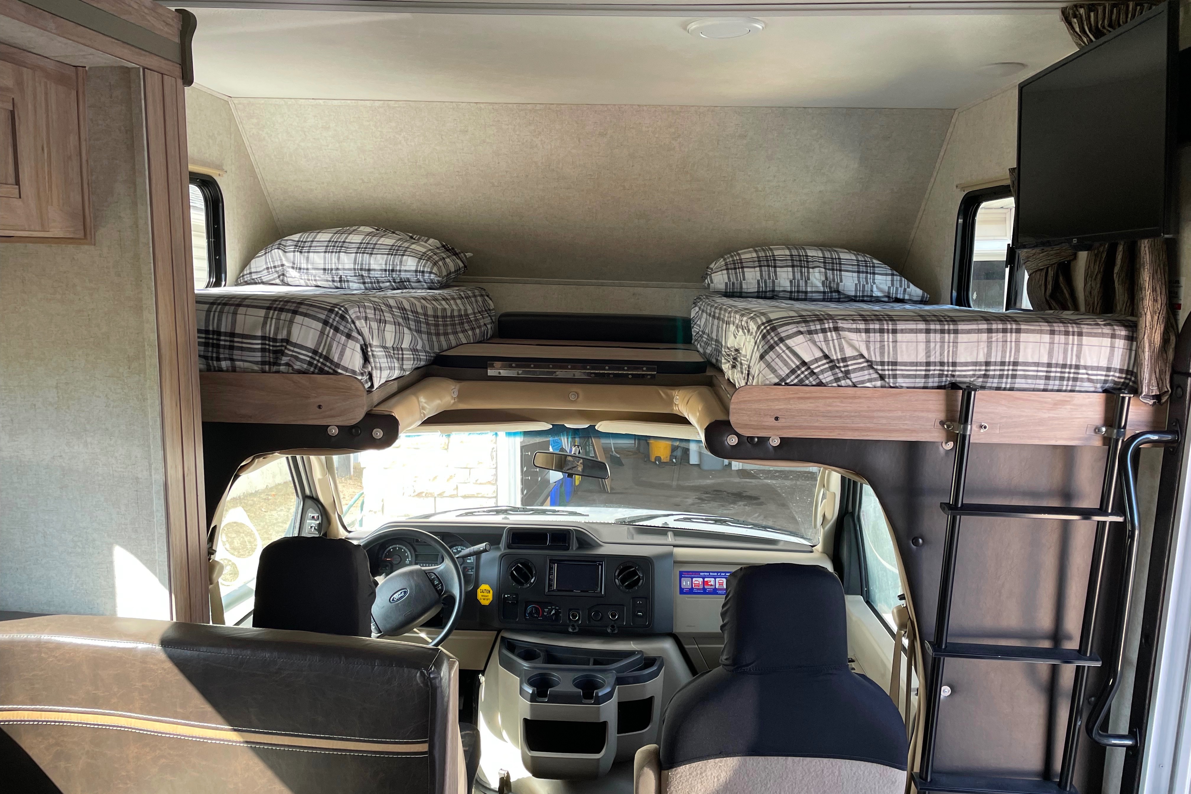 2019 Forester River Sunseeker 24’