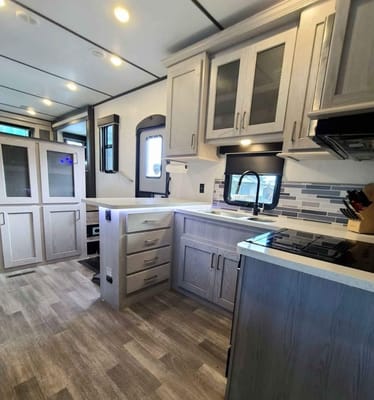 "Korechuck adventures" montana high country 376fl Fifth Wheel