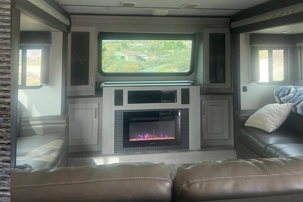 "Korechuck adventures" montana high country 376fl Fifth Wheel