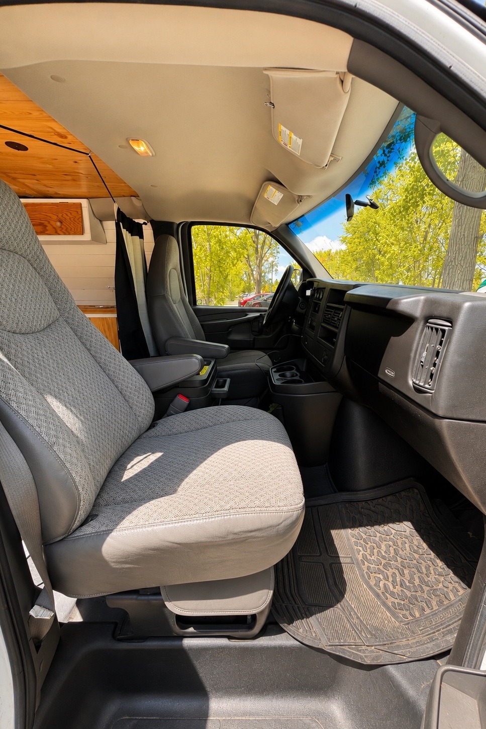 PatouVan aménagé prêt pour l’aventure 🌲🚐