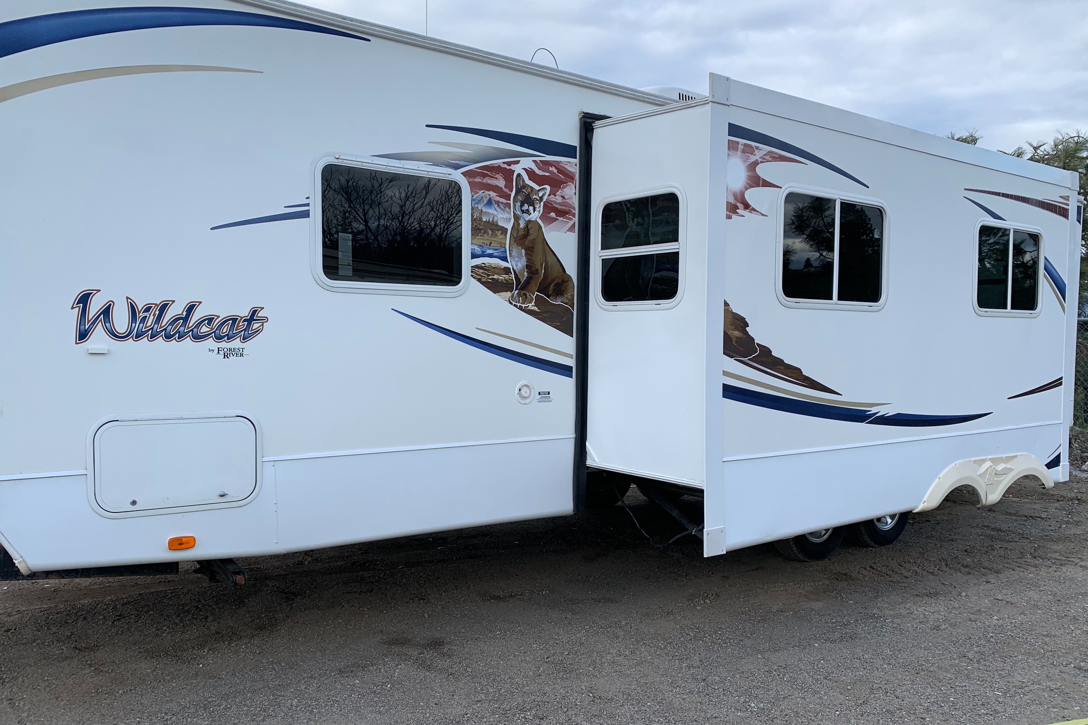 Roomy Wildcat Bunkhouse