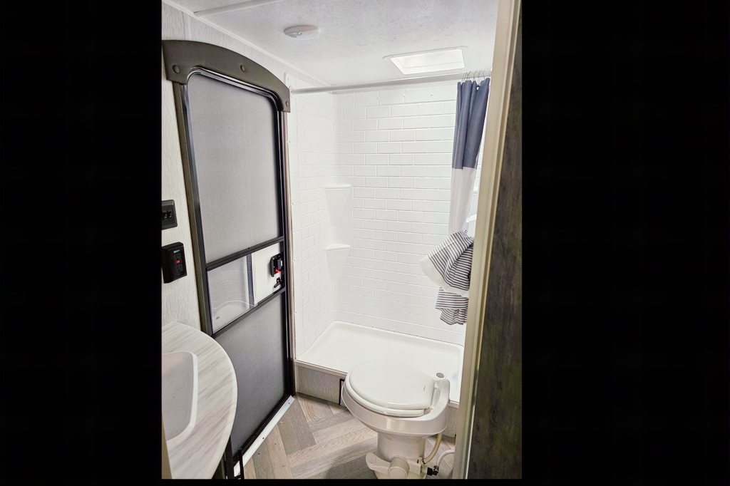 Laura's Family friendly bunkhouse Trailer