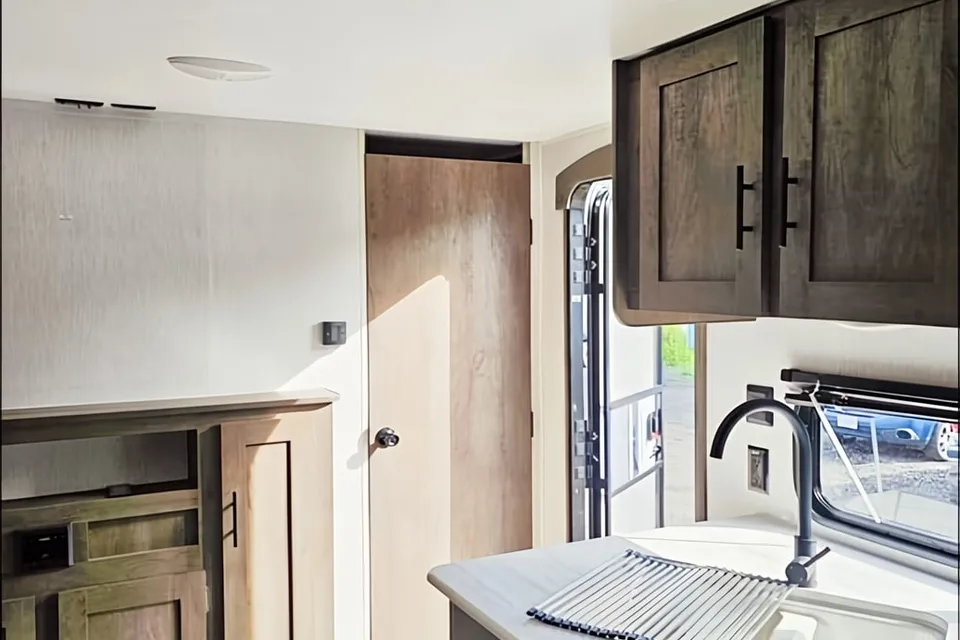 Laura's Family friendly bunkhouse Trailer