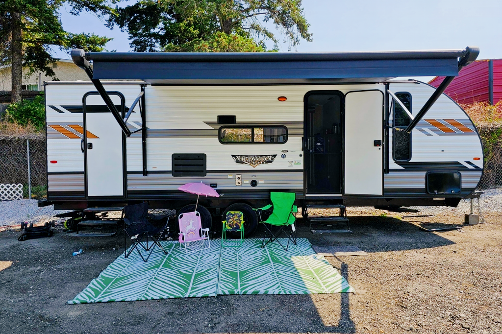 Laura's Family friendly bunkhouse Trailer