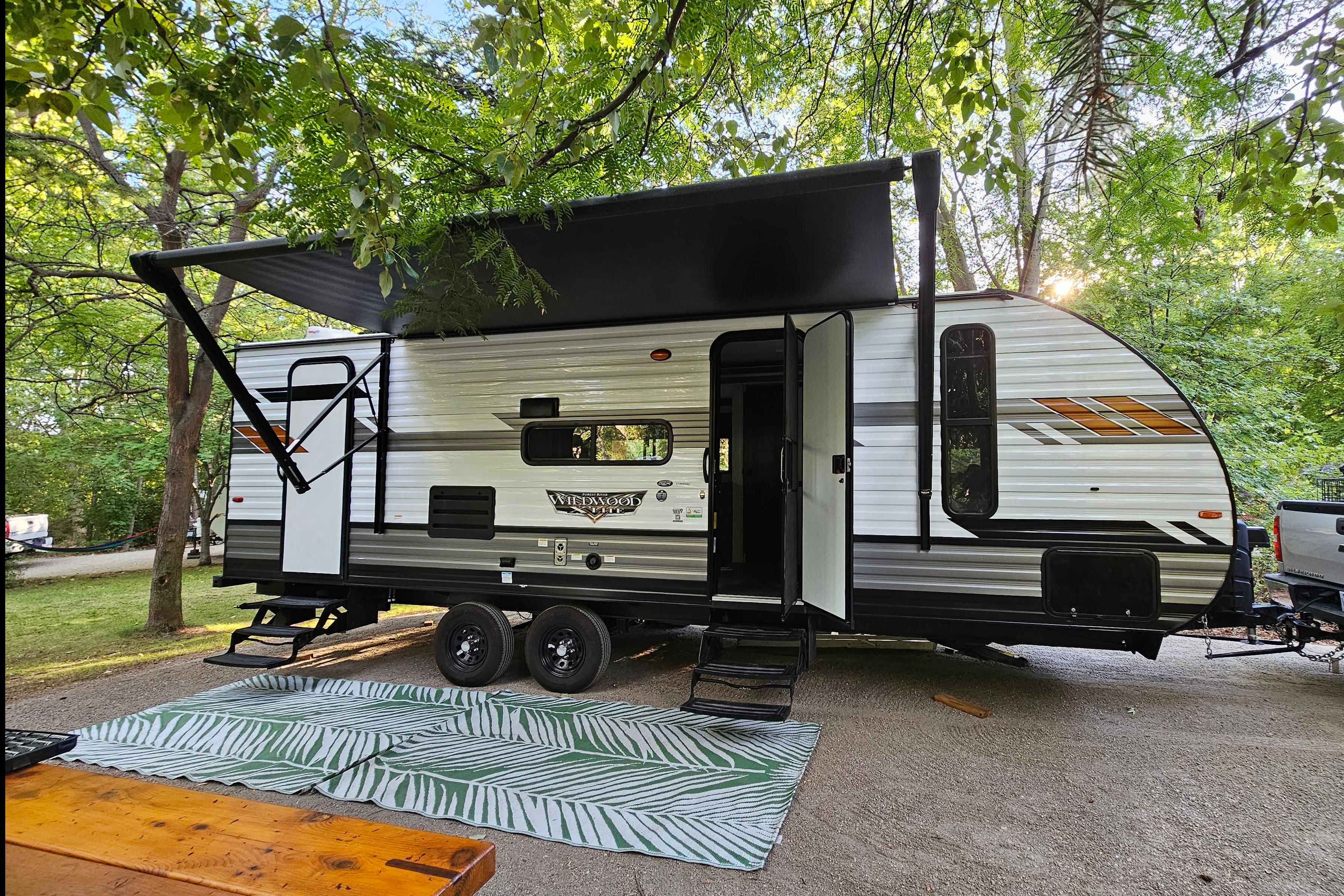 Laura's Family friendly bunkhouse Trailer