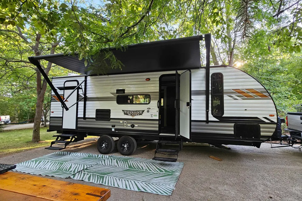 Laura's Family friendly bunkhouse Trailer