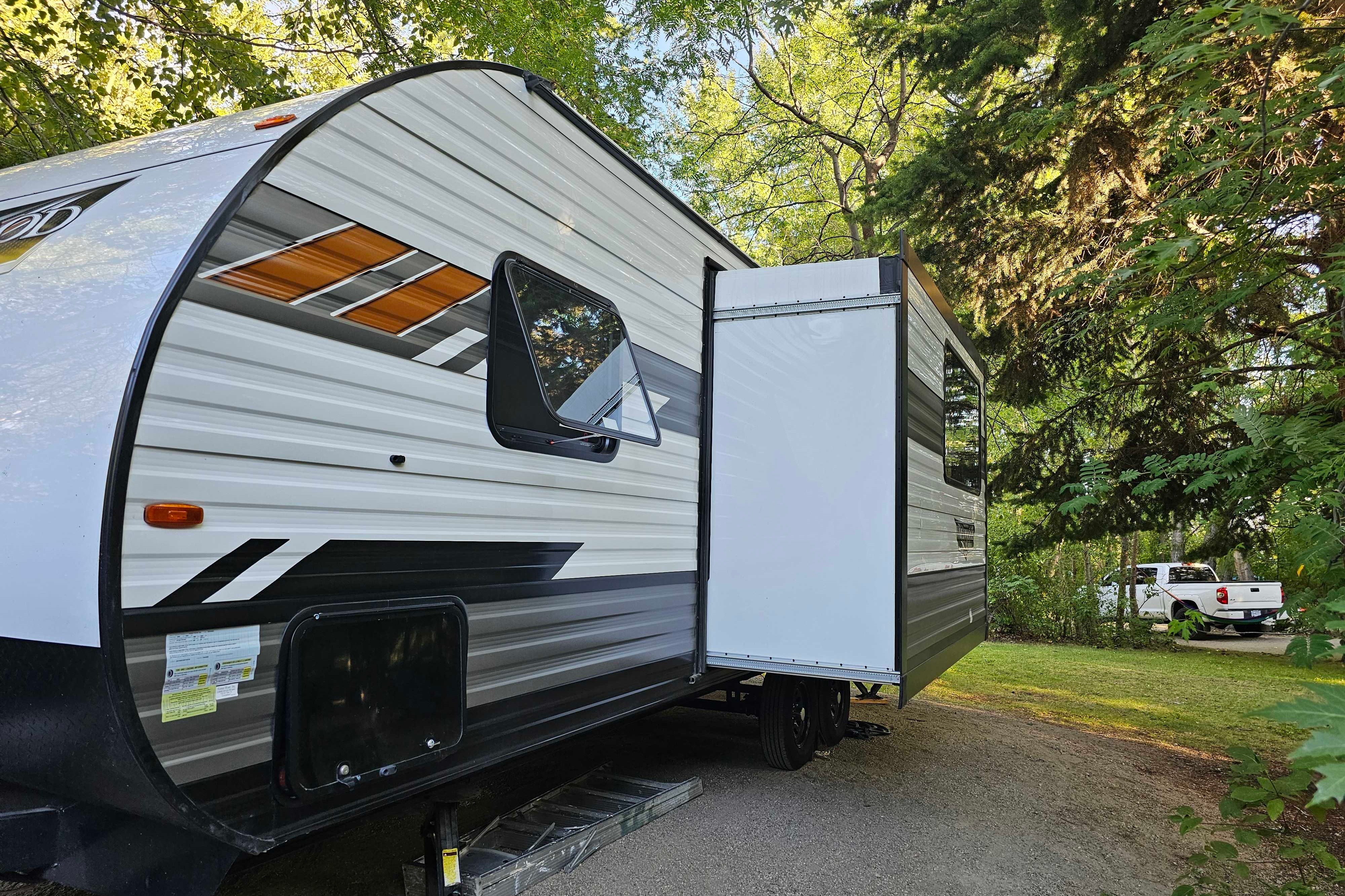 Laura's Family friendly bunkhouse Trailer