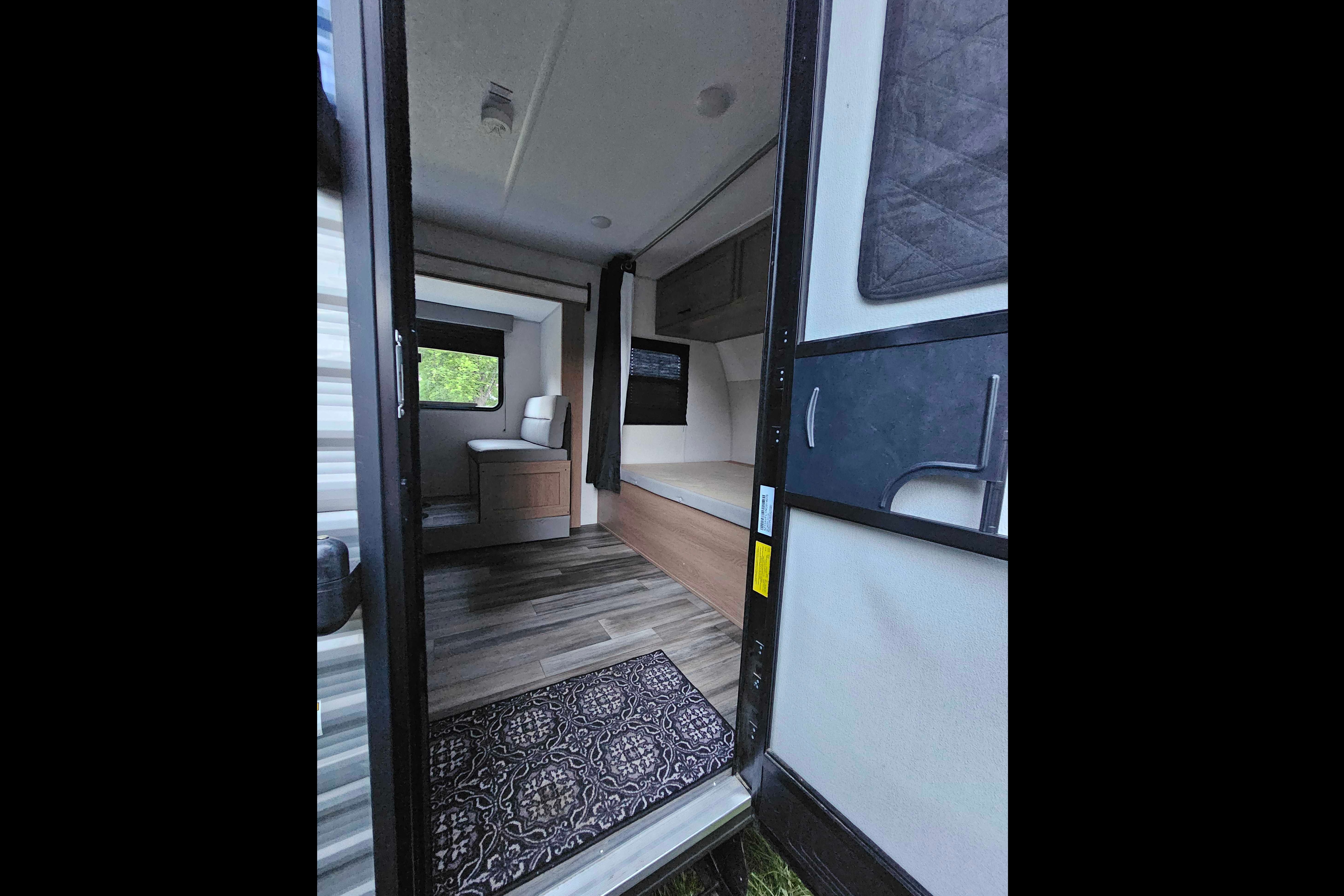 Prime Time 22' travel trailer suv towable
