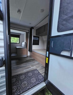 Prime Time 22' travel trailer suv towable