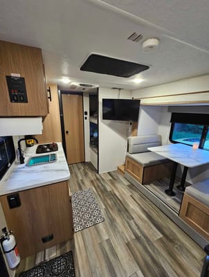 Prime Time 22' travel trailer suv towable