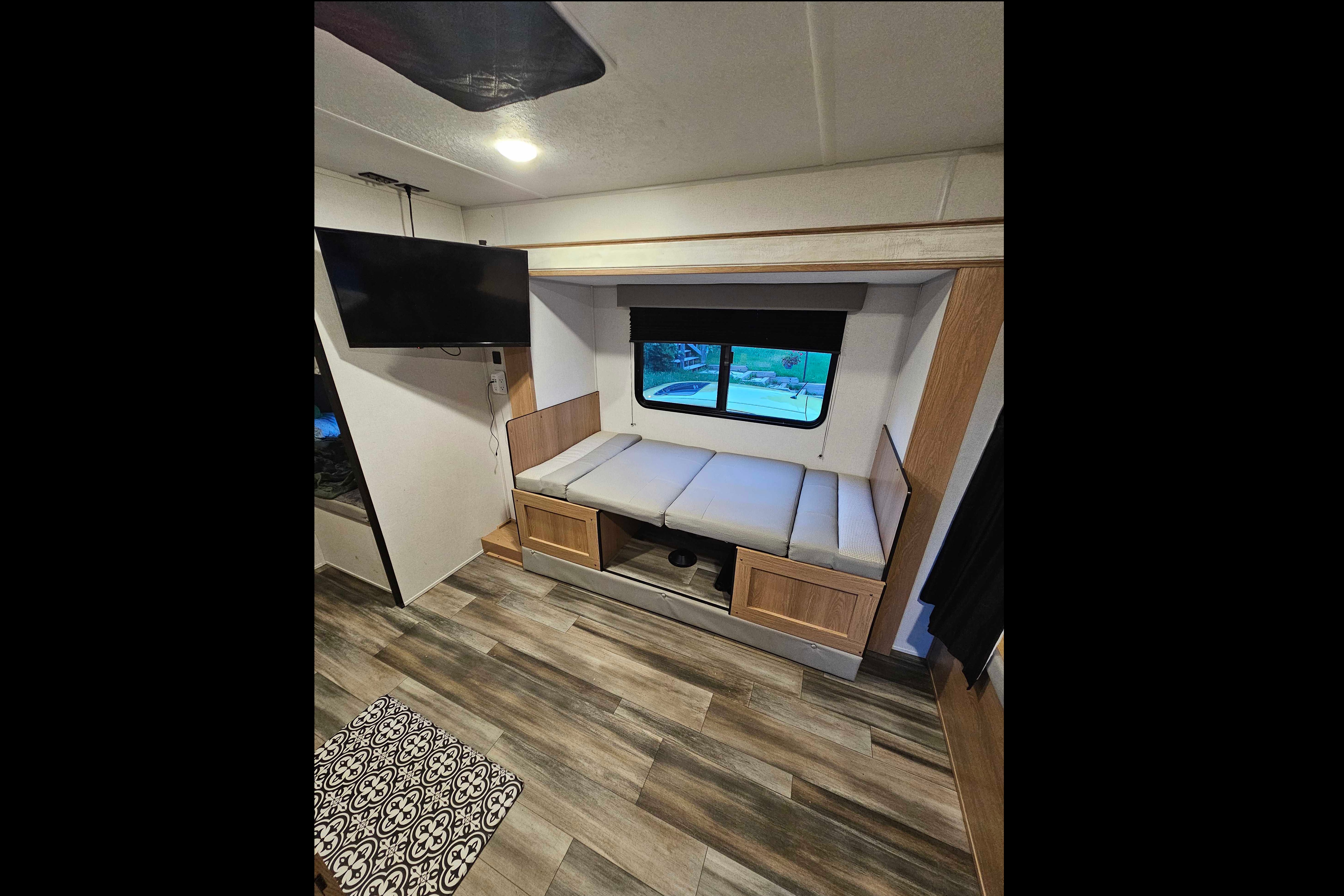 Prime Time 22' travel trailer suv towable