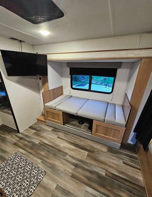 Prime Time 22' travel trailer suv towable