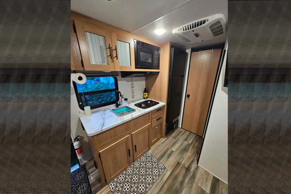 Prime Time 22' travel trailer suv towable