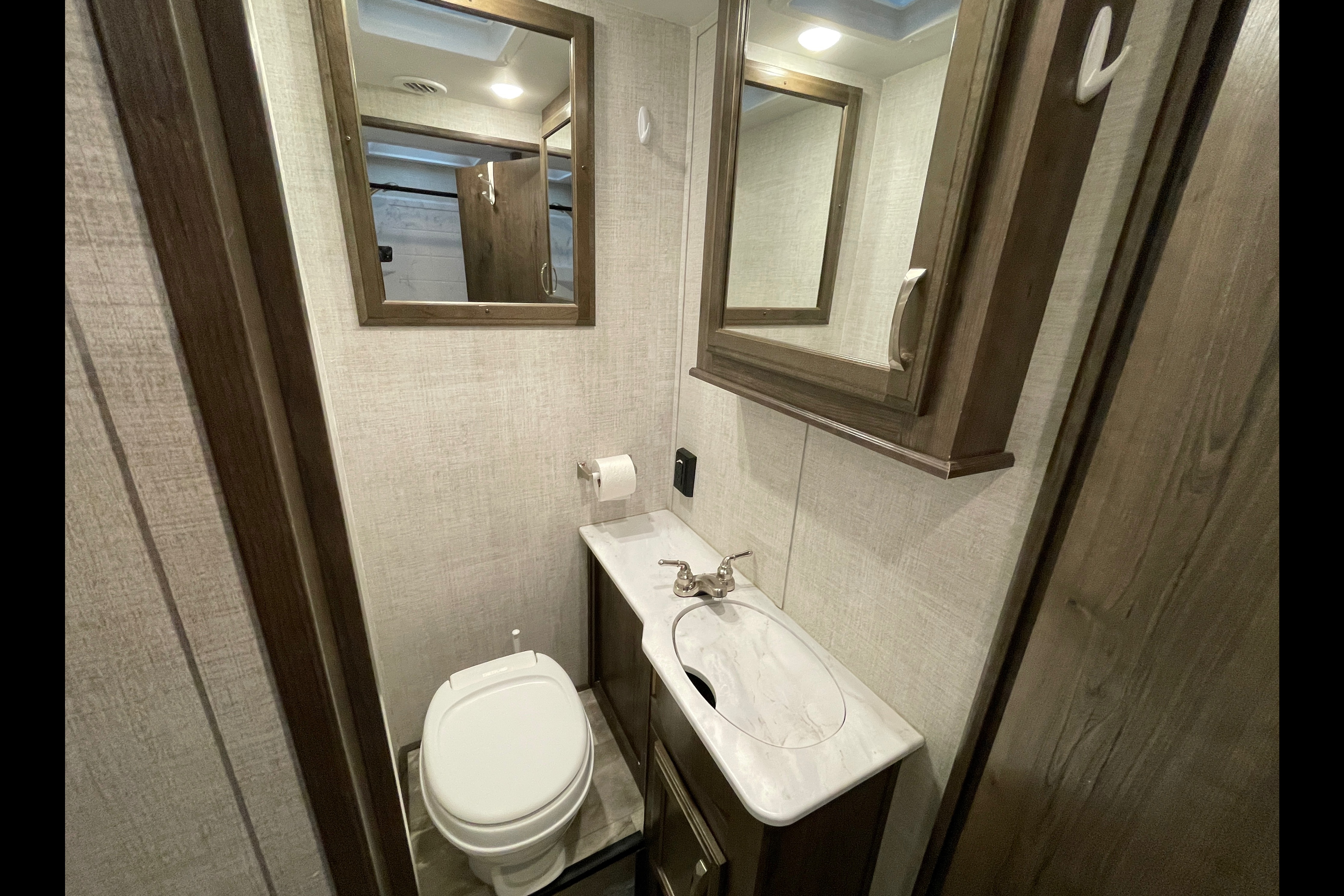 Brand New 2025 Gulf Stream 30ft. with free private shuttle - Isabel