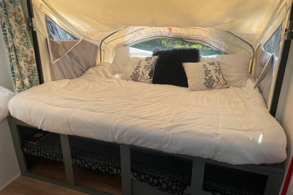 Renovated family friendly hybrid trailer - ultra comfortable!